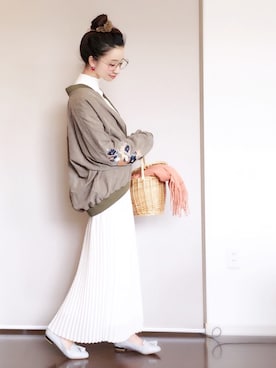 「白スカート」｜「アイテム（MA-1）」を使った、陽さん（レディース・156cm）の冬コーディネート