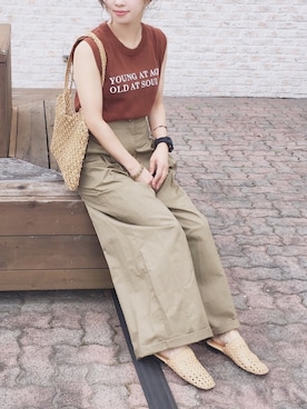 「NIXON（ニクソン）のTHE UNIT（アナログ腕時計）」を使った、陽さん（レディース・156cm）の夏コーディネート