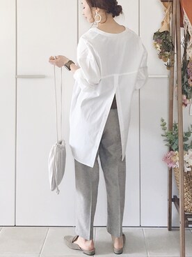 「スリット」｜「アイテム（アナログ腕時計）」を使った、陽さん（レディース・156cm）の春コーディネート