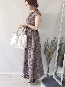 「RODE SKO」｜「アイテム（アナログ腕時計）」を使った、陽さん（レディース・156cm）の夏コーディネート