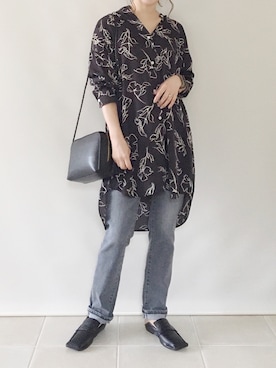 「LIPSTAR（リップスター）の線画花柄ブラウス（シャツ/ブラウス）」を使った、陽さん（レディース・156cm）の秋コーディネート