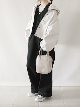 「Gramicci（グラミチ）のアイテム（サロペット/オーバーオール）」を使った、陽さん（レディース・156cm）の春コーディネート