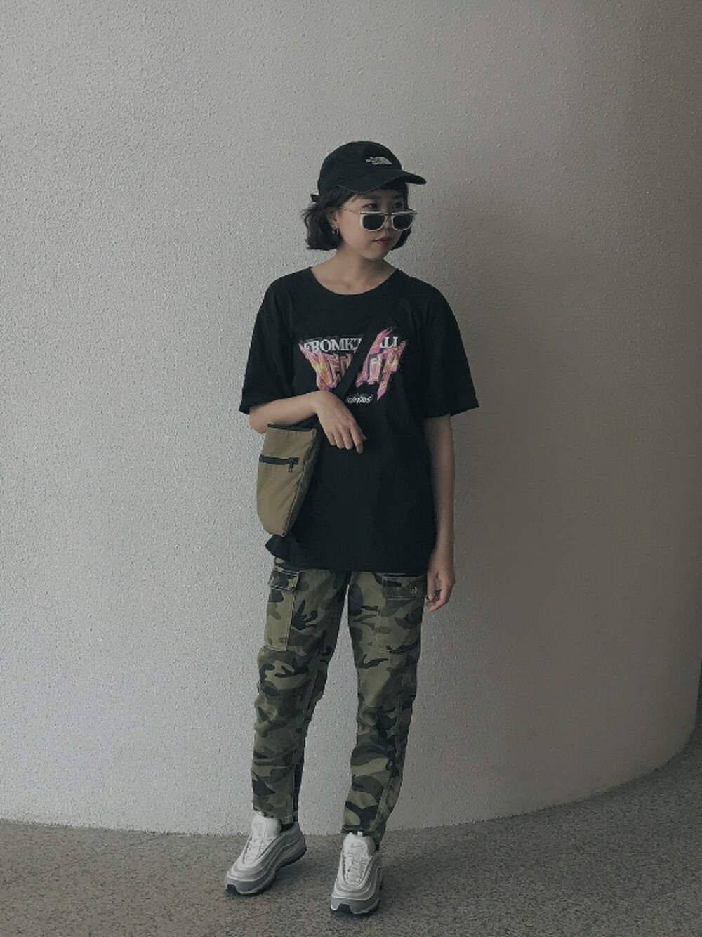 「ootd、夏コーデ、AIR MAX」｜「Bershkaのアイテム（パンツ、グリーン系）」を使った、Vinciさん（レディース・166cm）の夏コーディネートの1枚目の写真