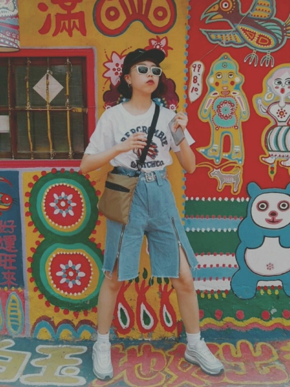「ootd、夏コーデ、厚底サンダル」｜「jolin wuのアイテム（デニムパンツ、ブルー系）」を使った、Vinciさん（レディース・166cm）の夏コーディネートの1枚目の写真