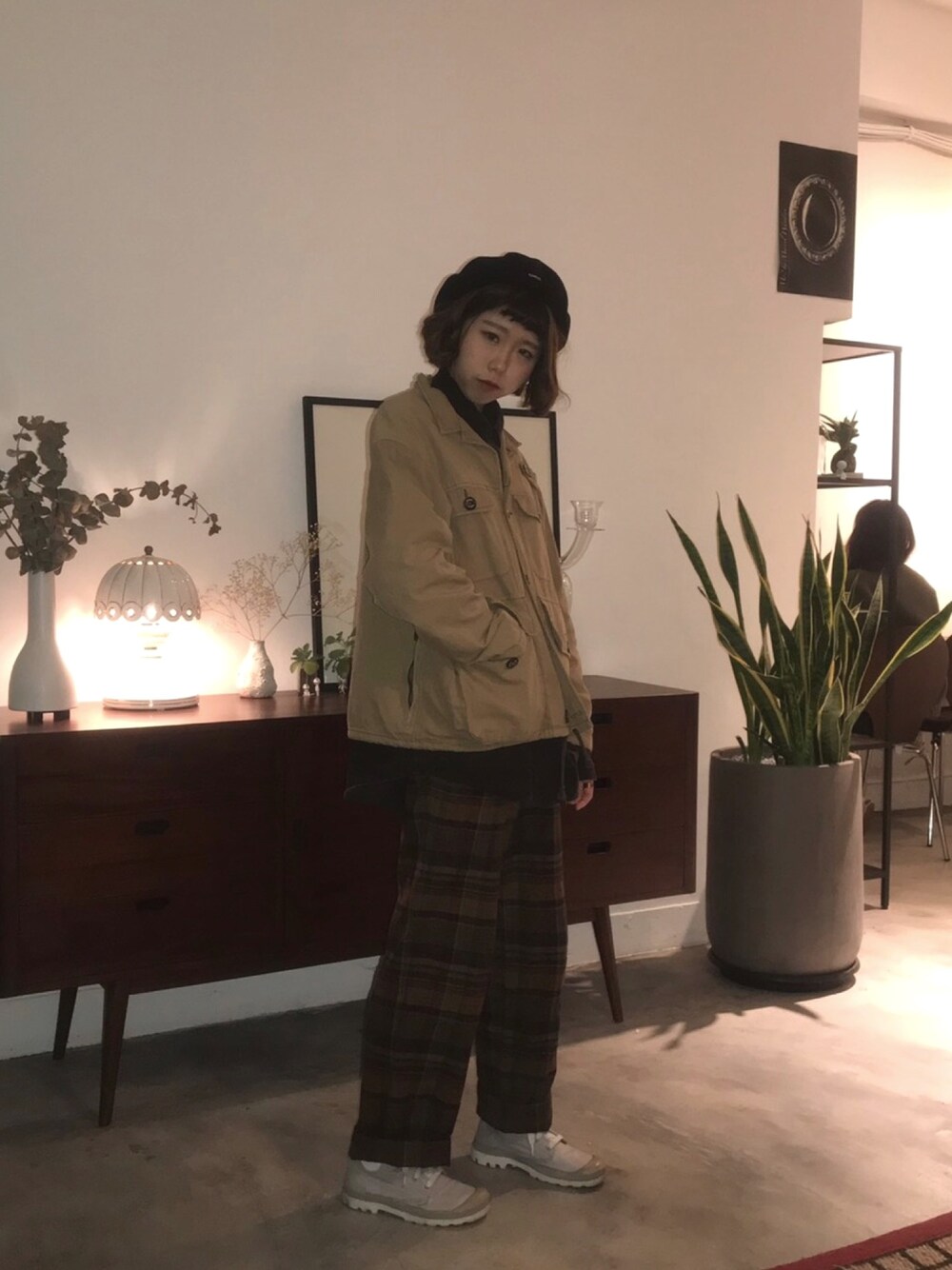 「oldschool、春、BROWN、spring、古着MIX」｜「KANGOLのアイテム（ハンチング/ベレー帽、ブラック系）」を使った、Vinciさん（レディース・166cm）の春コーディネートの1枚目の写真