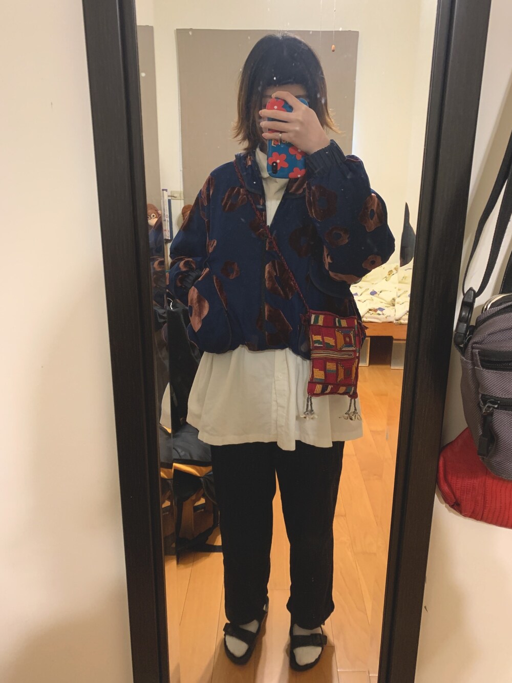 「ootd、街頭穿搭、復古、flower、秋のコーデ、冬コーデ」｜「jolinwuのアイテム（ブルゾン、ブルー系）」を使った、Vinciさん（レディース・166cm）の秋コーディネートの1枚目の写真