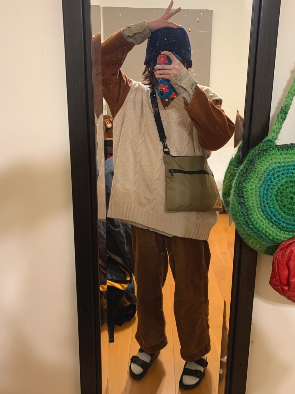 「ootd、冬コーデ、冬色フェス2019、BROWN、街頭穿搭、休閒」｜「niko and...のアイテム（チノパンツ、ブラウン系）」を使った、Vinciさん（レディース・166cm）の冬コーディネートの1枚目の写真