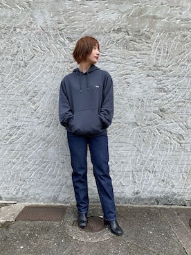 「バックロゴ」｜「アイテム（パーカー）」を使った、misakiさん（レディース・155cm）の秋コーディネート