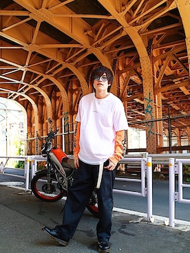 「kutir（クティール）のアイテム（チノパンツ）」を使った、kutir_menさん（メンズ・176cm）の春コーディネート
