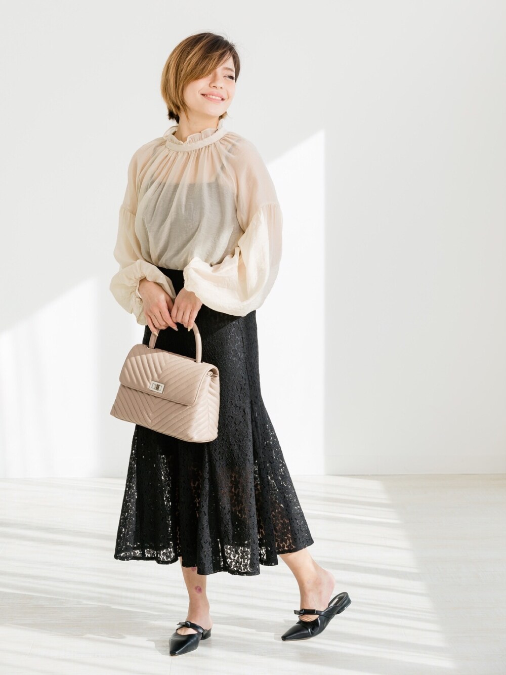 「オトナ女子、総レース、レース、レーススカート、フォーマル、スカート、スカートスタイル」｜「ZAKKA-BOXのアイテム（トップス、ベージュ系）」を使った、ZAKKA-BOX officialさん（レディース・160cm）の春コーディネートの1枚目の写真