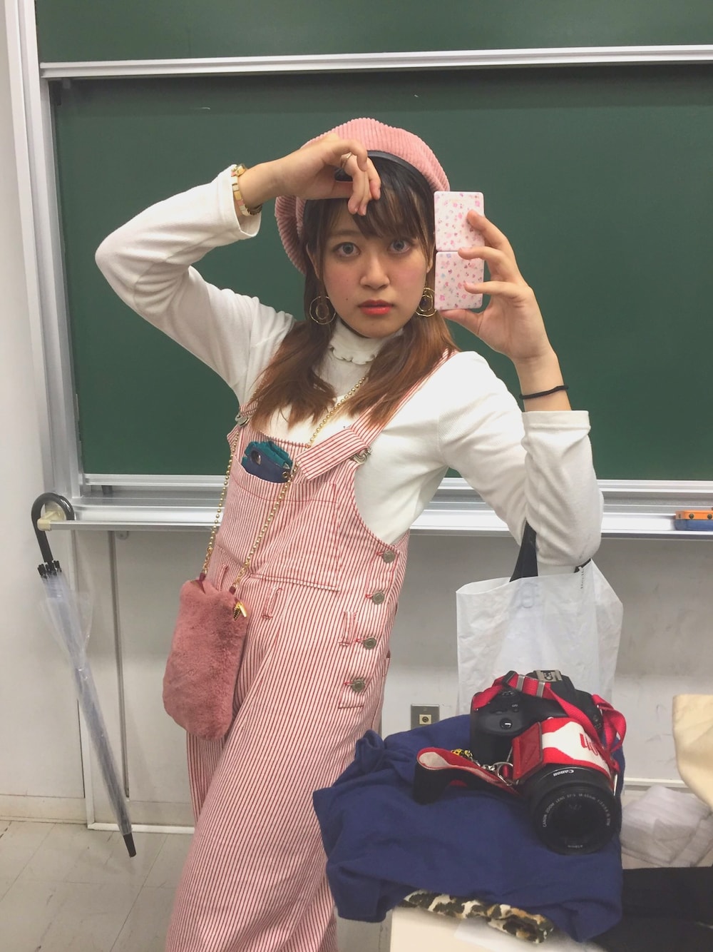 「サークル、背景汚い、ピンク」｜「SPINNSのアイテム（ハンチング/ベレー帽、ピンク系）」を使った、なーさん（レディース・156cm）の秋コーディネートの1枚目の写真