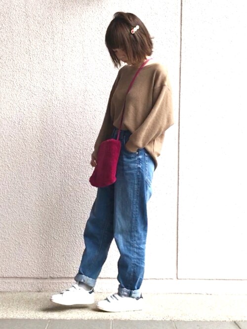 搭配t恤(米色系)的時尚穿搭總 