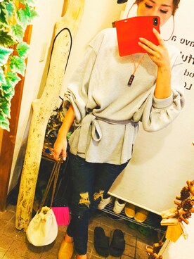 「アイテム（スリッポン、ゴールド系）」を使った、hazz..さん（レディース・163cm）の秋コーディネート