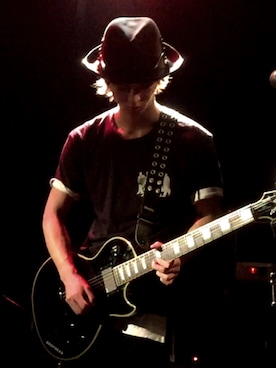 「LIVE」｜「アイテム（その他）」を使った、とっとと寝る太郎さん（メンズ・169cm）の冬コーディネート
