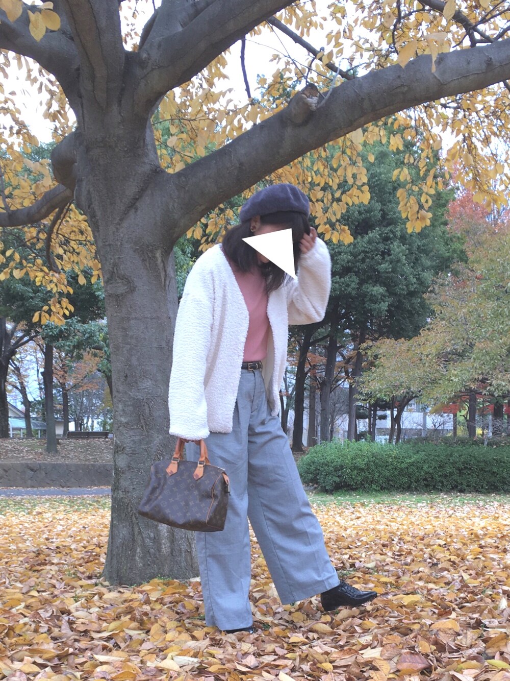 「冬コーデ、休日スタイル、パンツスタイル、プチプラコーデ、ootd、古着MIX、ベレー帽、ピンク、チェックパンツ、おしゃれさんと繋がりたい」｜「LOWRYS FARMのアイテム（Tシャツ/カットソー、ピンク系）」を使った、sayaka*✽さん（レディース・161cm）の秋コーディネートの1枚目の写真