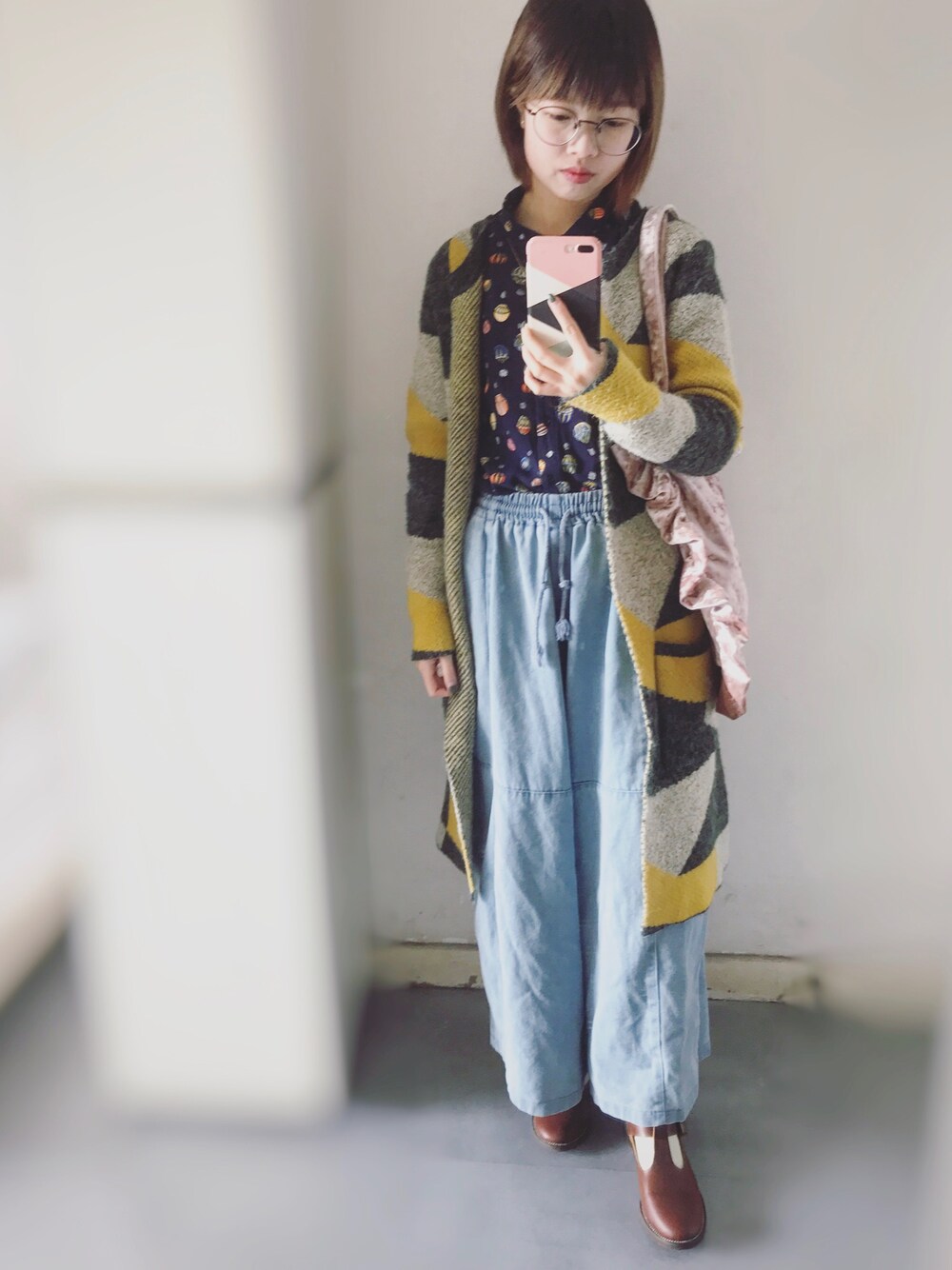 「古着、vintage」｜「W❤️Cのアイテム（ショルダーバッグ、ピンク系）」を使った、NX_さん（レディース・156cm）の冬コーディネートの1枚目の写真