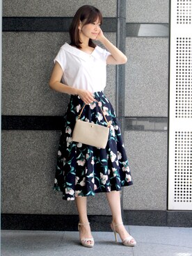 「WHITE（ホワイト）のアイテム」を使った、granさん（レディース・155cm）の秋コーディネート