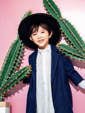 「嘟嘟kidsのアイテム（テーラードジャケット、ブルー系）」を使った、YiLangさん（キッズ・130cm）の秋コーディネート