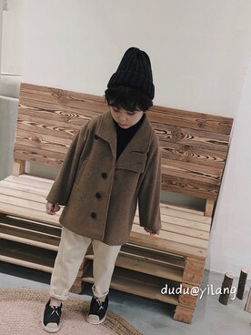 「dudukidsのアイテム（ダッフルコート、ブラウン系）」を使った、YiLangさん（キッズ・130cm）の冬コーディネート