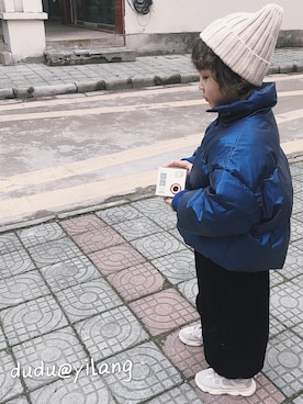 「dudukidsのアイテム（トップス、ブルー系）」を使った、YiLangさん（キッズ・130cm）の冬コーディネート