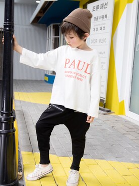 「ZARA（ザラ）のアイテム（Tシャツ/カットソー、ホワイト系）」を使った、YiLangさん（キッズ・130cm）の春コーディネート