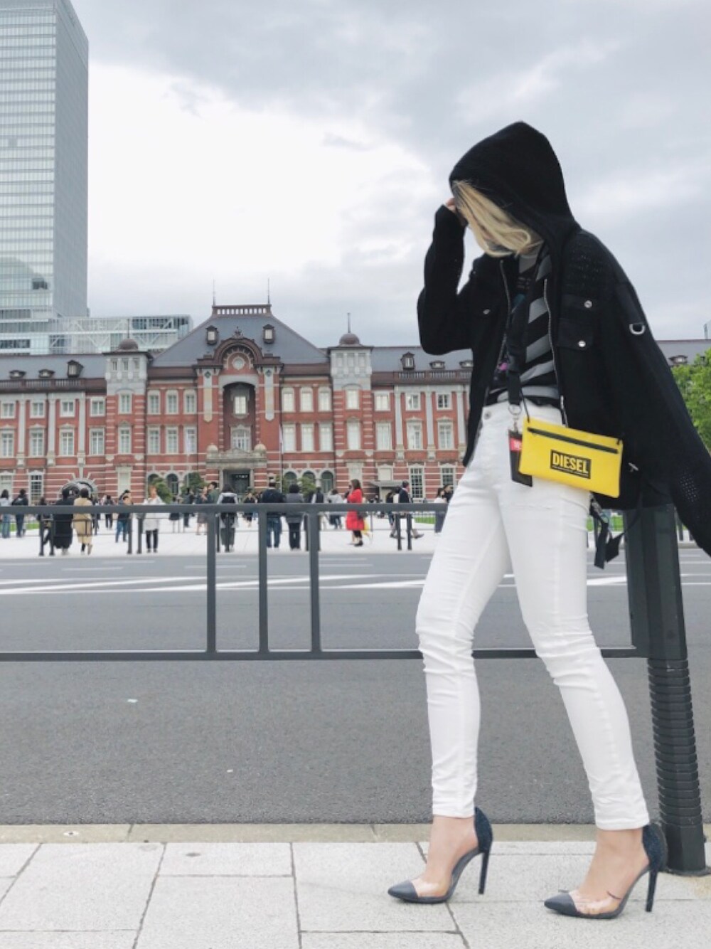 「カジュアル、デニム、パンツスタイル、ootd、ＧＷ、Diesel、平成最後」｜「DIESELのアイテム（パーカー、ブラック系）」を使った、senaさん（レディース・162cm）の春コーディネートの1枚目の写真