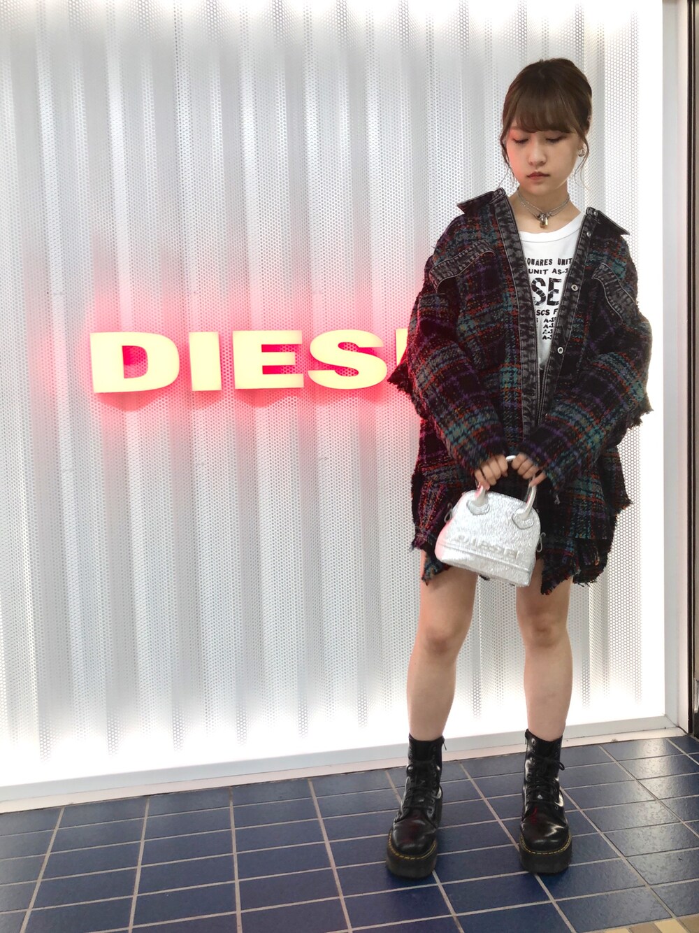 「秋のコーデ、秋色、セットアップ、チェック、ブラック、スカート、おしゃれさんと繋がりたい、Dr.Martens、ootd」｜「DIESELのレディース　チェック柄 ブークレミックス デニム ジャケット（デニムジャケット、ブラック系）」を使った、senaさん（レディース・162cm）の秋コーディネートの1枚目の写真