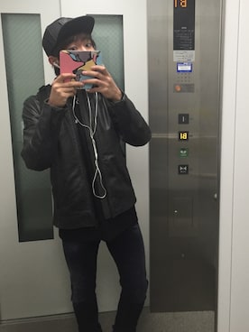 「carhartt」｜「アイテム（ライダースジャケット）」を使った、いわ。さん（メンズ・177cm）の冬コーディネート