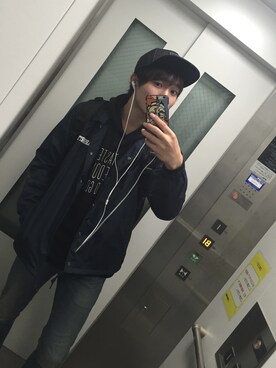 「Carhartt（カーハート）のアイテム（ナイロンジャケット）」を使った、いわ。さん（メンズ・177cm）の冬コーディネート