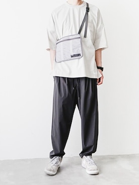 「ATTACHMENT（アタッチメント）のT400ストレッチタフタ　サコッシュ（ショルダーバッグ）」を使った、ATTACHMENT_22さん（メンズ・173cm）の春コーディネート