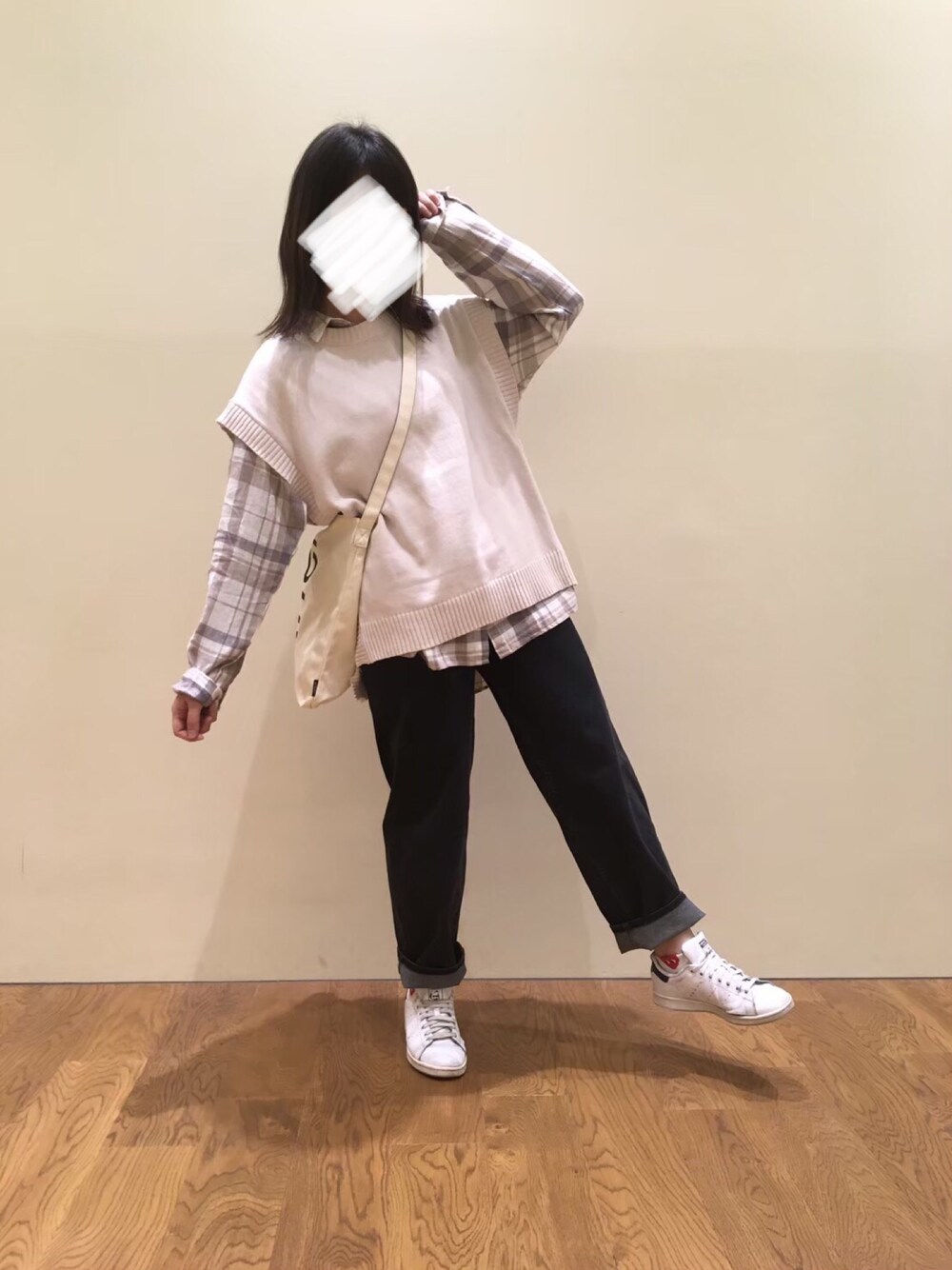 「ワントーンコーデ、消えそうな色コーデ、春、花見コーデ」｜「BACK NUMBERのアイテム（シャツ/ブラウス、シルバー系）」を使った、リーナ・ベル♥さん（レディース・167cm）の春コーディネートの1枚目の写真