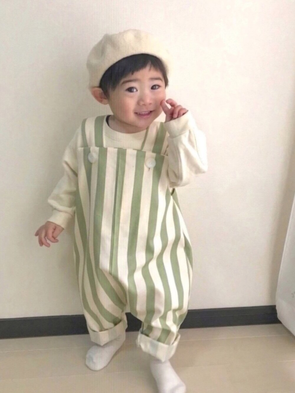 「ハンドメイド、キッズコーデ、おとこのこ、春カラー、ストライプ」｜「♡のアイテム（ハンチング/ベレー帽、ホワイト系）」を使った、yuyuさん（キッズ・80cm）の春コーディネートの1枚目の写真