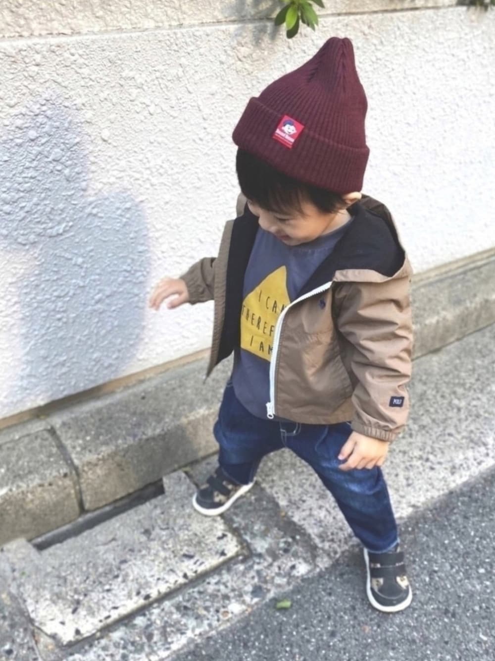 「やっぱりストリートが好き、保育園、カジュアル、プチプラ、おとこのこ、キッズコーデ」｜「BREEZEのアイテム（Tシャツ/カットソー、グレー系）」を使った、yuyuさん（キッズ・80cm）の秋コーディネートの1枚目の写真