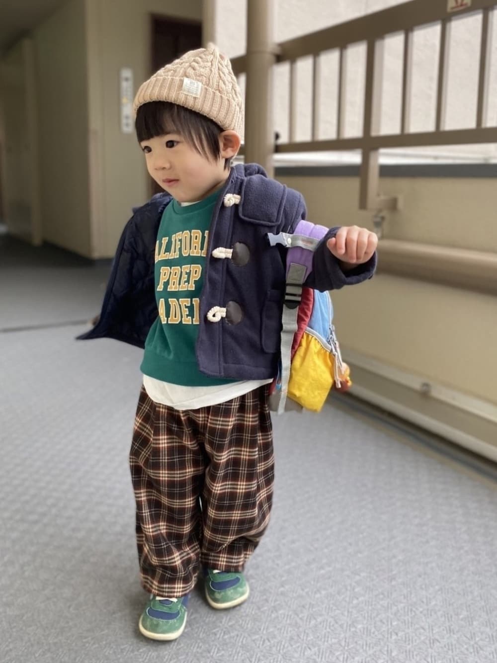 「クリスマス、おとこのこ、キッズコーデ、ロゴスウェット、チェックパンツ、ハンドメイド、ママコーデ」｜「KEIｸﾝのアイテム（スウェット、グリーン系）」を使った、yuyuさん（キッズ・80cm）の冬コーディネートの1枚目の写真