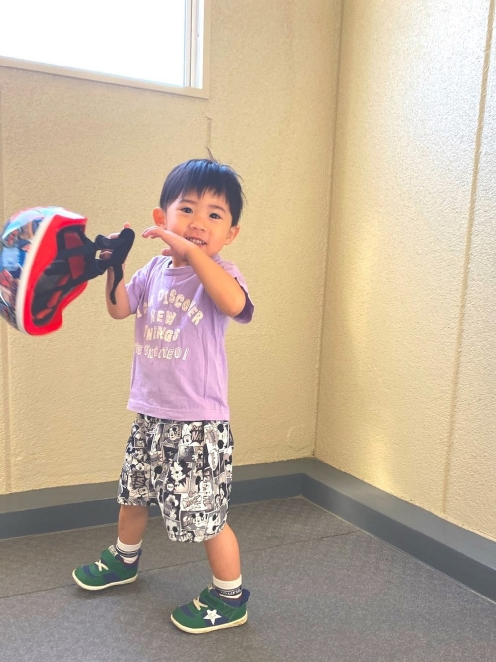 「ハンドメイド、おとこのこ、ミッキー、夏コーデ、キッズコーデ、ショートパンツ」｜「SHOO・LA・RUEのアイテム（Tシャツ/カットソー、パープル系）」を使った、yuyuさん（キッズ・80cm）の春コーディネートの1枚目の写真