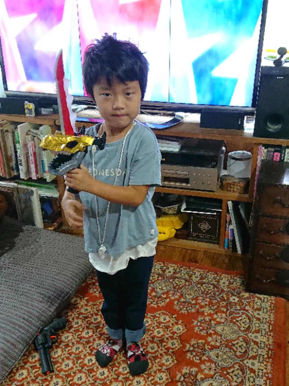 「今日のコーデ、プチプラコーデ、5歳男の子、5歳」｜「devirockのデニムサルエルタックパンツ サルエルパンツ（デニムパンツ、ブルー系）」を使った、koanoaさん（メンズ・120cm）の夏コーディネートの1枚目の写真