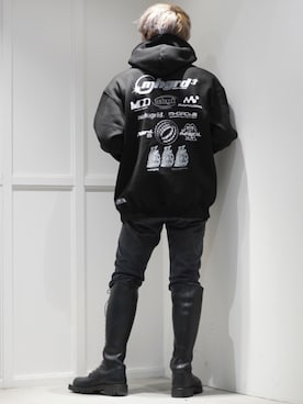 「MAHAGRID（マハグリッド）のアイテム（パーカー、ブラック系）」を使った、せっきーさん（メンズ・174cm）の冬コーディネート