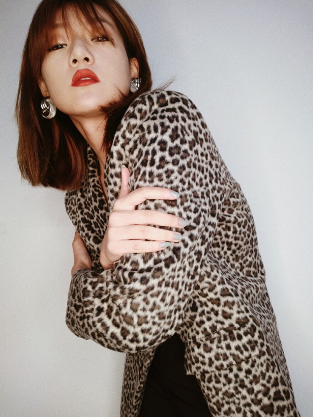 「范洛のアイテム（スーツジャケット、ブラウン系）」を使った、Sabrina小帆姐さん（レディース・170cm）の秋コーディネートの1枚目の写真