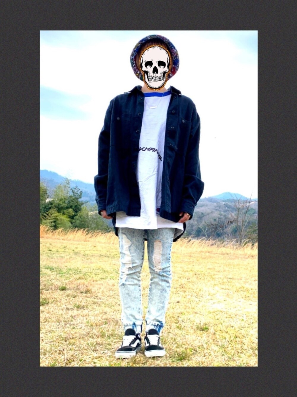 「ootd、バケットハット、キースへリング、古着、ダメージデニムパンツ、ワークジャケット、春コーデ、シンプル、スニーカーコーデ、junkmania」｜「VANSのVANS OLD SKOOL（スニーカー、ブラック系）」を使った、SKNYさん（レディース・159cm）の春コーディネートの1枚目の写真