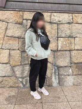「Bershka（ベルシュカ）のアイテム（トップス、グリーン系）」を使った、MとDとJさん（レディース・160cm）の秋コーディネート