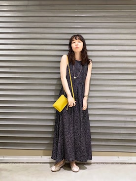 「イエローバッグ」｜「アイテム（ワンピース）」を使った、yoshikaさん（レディース・155cm）の夏コーディネート