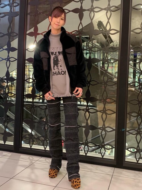 ヒステリックグラマーHYS CHAOSモックネック スウェット¥19,800 HYSTERIC GLAMOUR（ヒステリックグラマー）の「HYS CHAOSモックネック