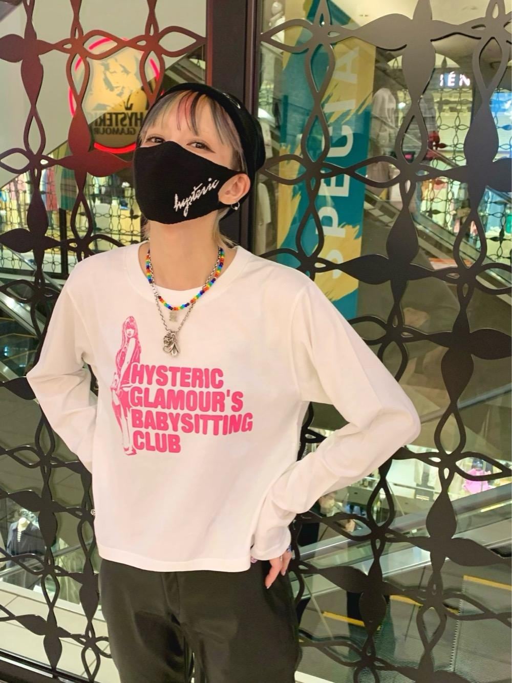 「ヒステリックグラマー、hysteric glamour」｜「HYSTERIC GLAMOURのSIGN LOGO マスク（マスク、ブラック系）」を使った、Nuttyさん（レディース・157cm）の冬コーディネートの1枚目の写真