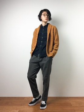 「URBAN RESEARCH ROSSO MEN（アーバンリサーチロッソメン）のアイテム（カーディガン/ボレロ）」を使った、Yudai Ishiiさん（メンズ・178cm）の冬コーディネート