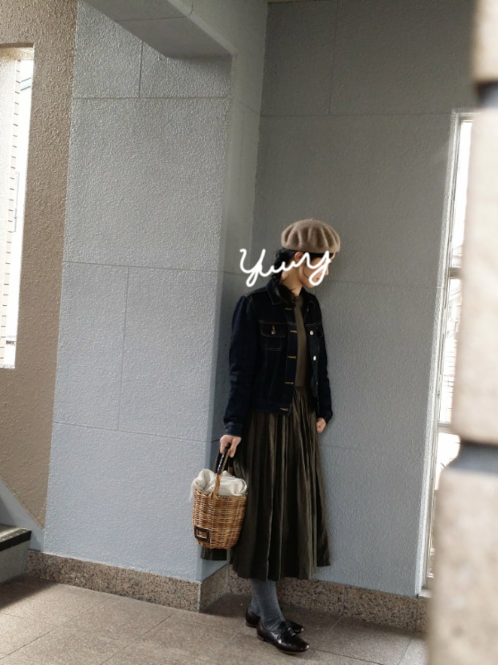 「ギャザーワンピース、YAECA、YAECA WRITE」｜「eb.a.gosのアイテム（かごバッグ、その他）」を使った、はなさん（レディース・160cm）の春コーディネートの1枚目の写真