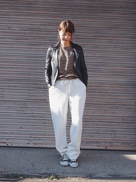 ライダースジャケットを使った 白パンツ のレディース人気ファッションコーディネート ユーザー Wearista Wear