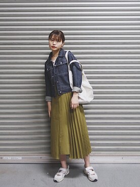 「プリーツ」｜「アイテム（デニムジャケット）」を使った、三橋栄香さん（レディース・155cm）の春コーディネート