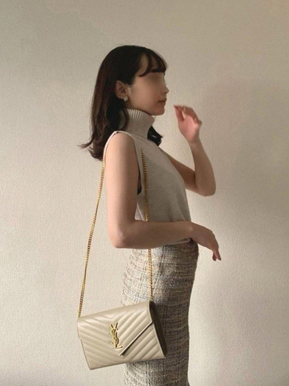 「年末WEAR感謝祭、オトナ女子、ディナー、オトナカジュアル、ニットワンピース、クリスマス、くすみカラー、ショルダーバッグ、シンプルコーデ、デート」｜「ZARAのアイテム（ニット/セーター、ホワイト系）」を使った、𝙮𝙪𝙠𝙖 さん（レディース・150cm）の冬コーディネートの1枚目の写真