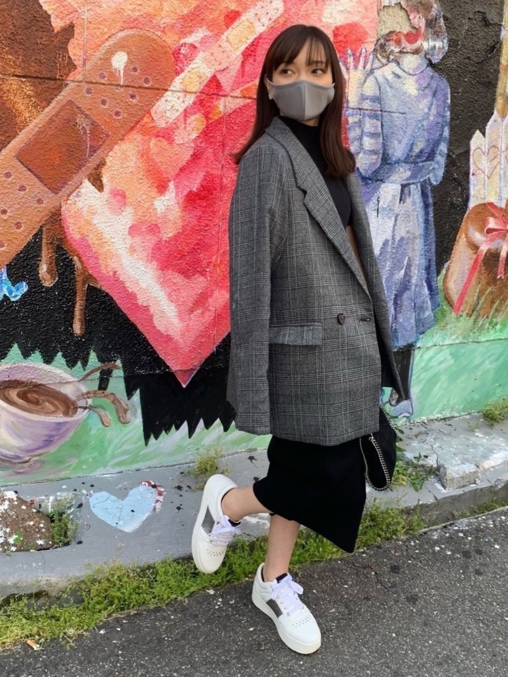 「主役はカラーパンツ、休日スタイル、春コーデ、オトナカジュアル、お洒落さんとつながりたい、プチプラ、ビッグシルエット、テーラードジャケット、古着MIX、はるコーデ」｜「Laurenhiのアイテム（テーラードジャケット、グレー系）」を使った、𝙮𝙪𝙠𝙖 さん（レディース・150cm）の春コーディネートの1枚目の写真