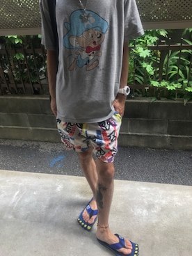 「SANTASTIC!（サンタスティック）のアイテム（Tシャツ/カットソー、グレー系）」を使った、Homare kanefukuさん（メンズ・174cm）の夏コーディネート